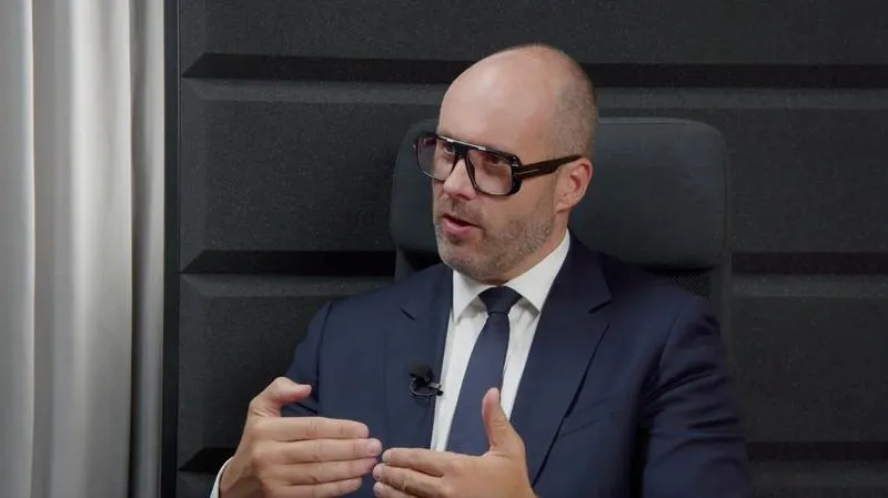 Jak poprawnie pisać imię Konrad – praktyczny poradnik